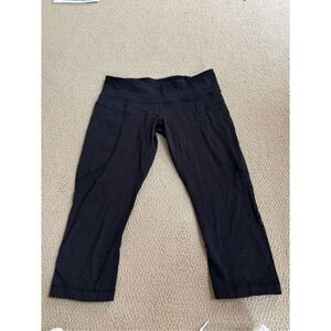 Lululemon size 12 cropped leggings
